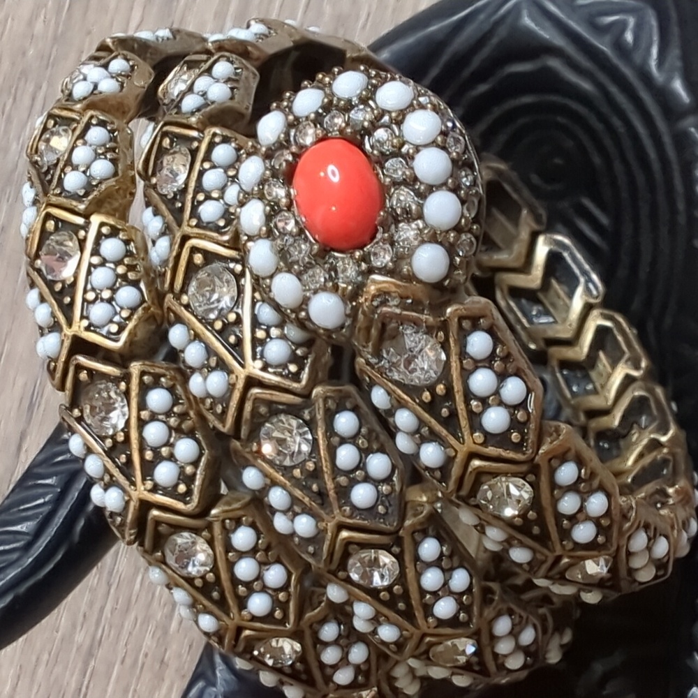 Vintage Gold and White Wrap Bracelet - Picture 4 of 11